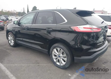 2022 Ford Edge Titanium z USA, uszkodzony, nr VIN 2FMPK4K96NBA53296